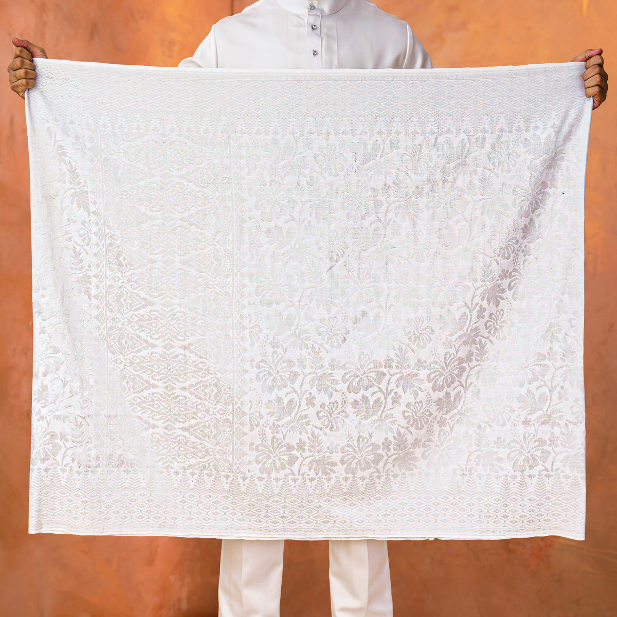 WHITE SILVER | Exclusive Handmade (2.5 Meter)