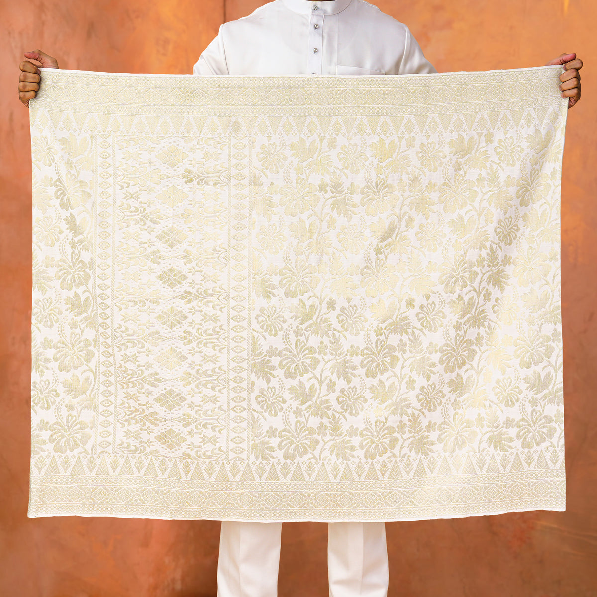 OFF WHITE - GOLD | Exclusive Handmade (2.5 Meter)