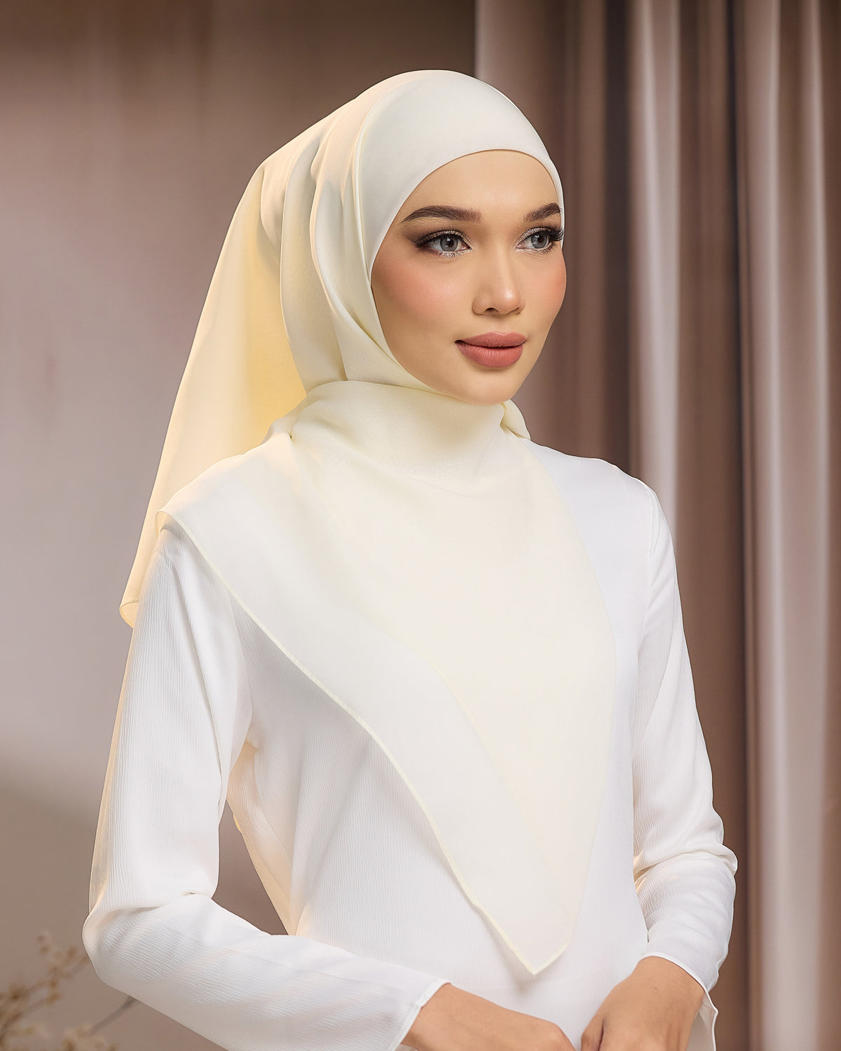 AYU BAWAL - CREAM | LIGHTWEIGHT SQUARE BAWAL