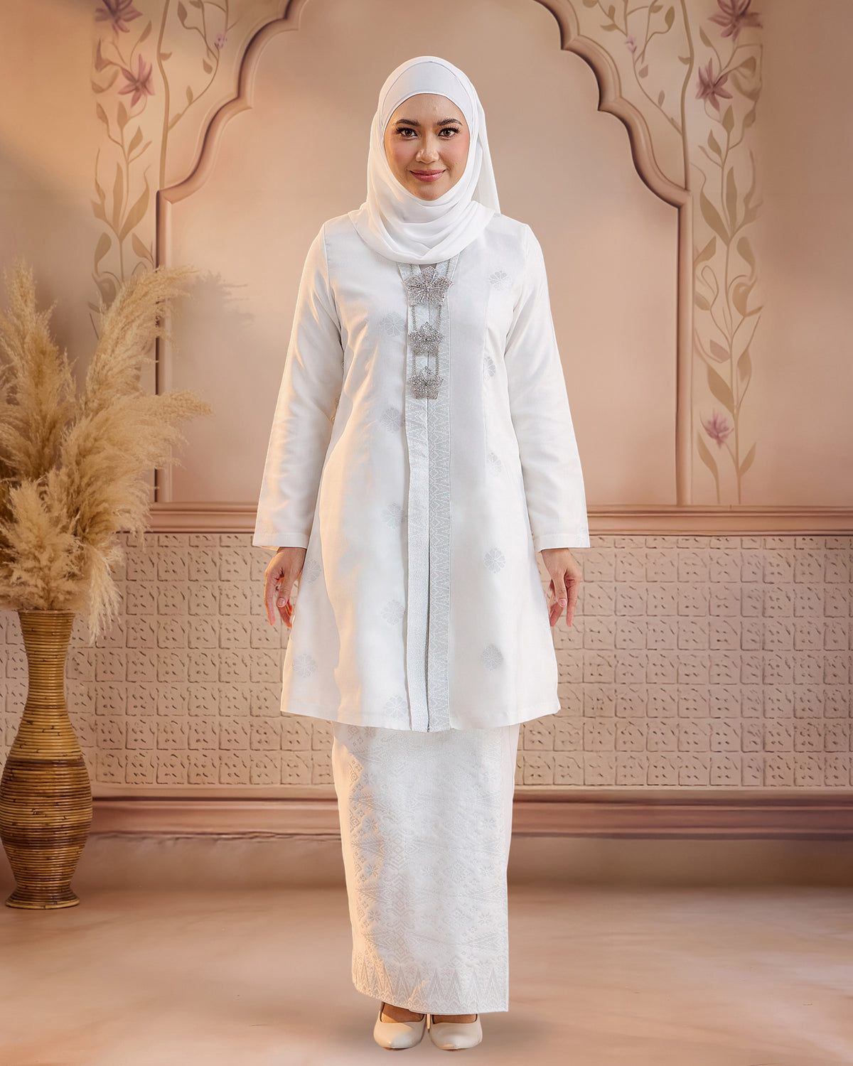 KURUNG ANGGUN (KEBAYA) | WHITE - SILVER