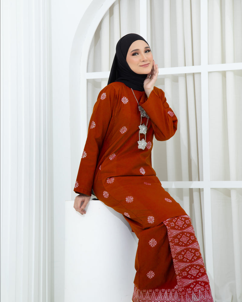 RED-CHILLI | Kurung Suraya - Pesak Gantung