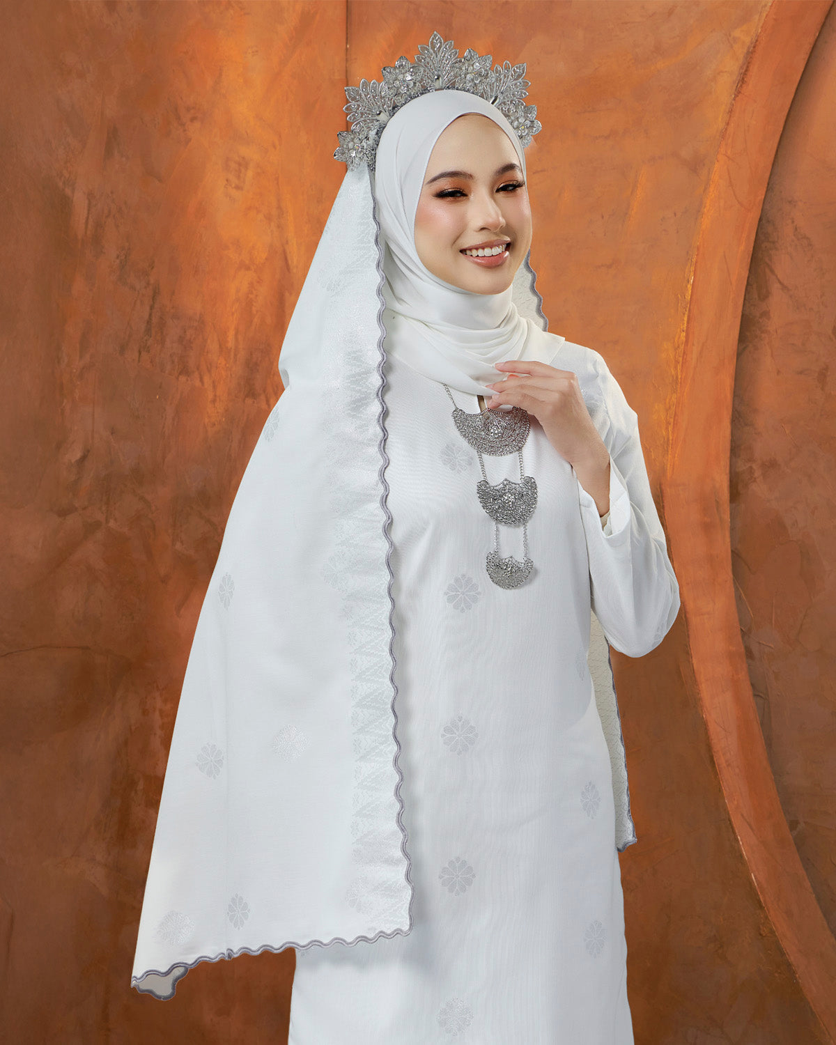 AS-IS | SELENDANG SONGKET - OFF WHITE SILVER (THALIA)