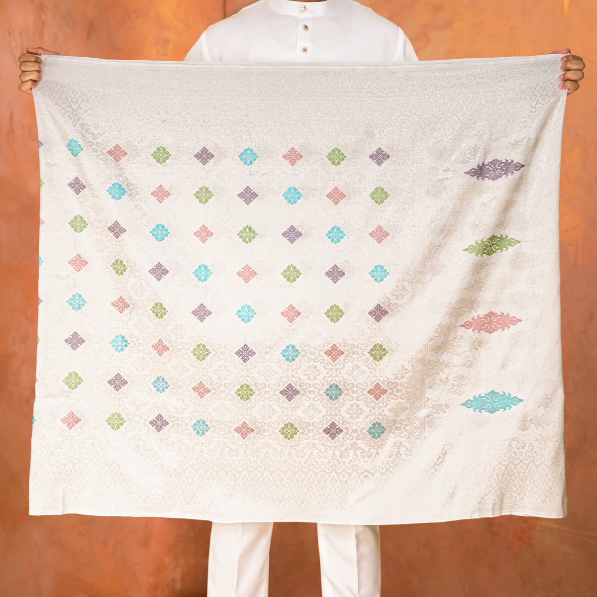 OFF WHITE - MIX | Dato' Handmade (DT137)
