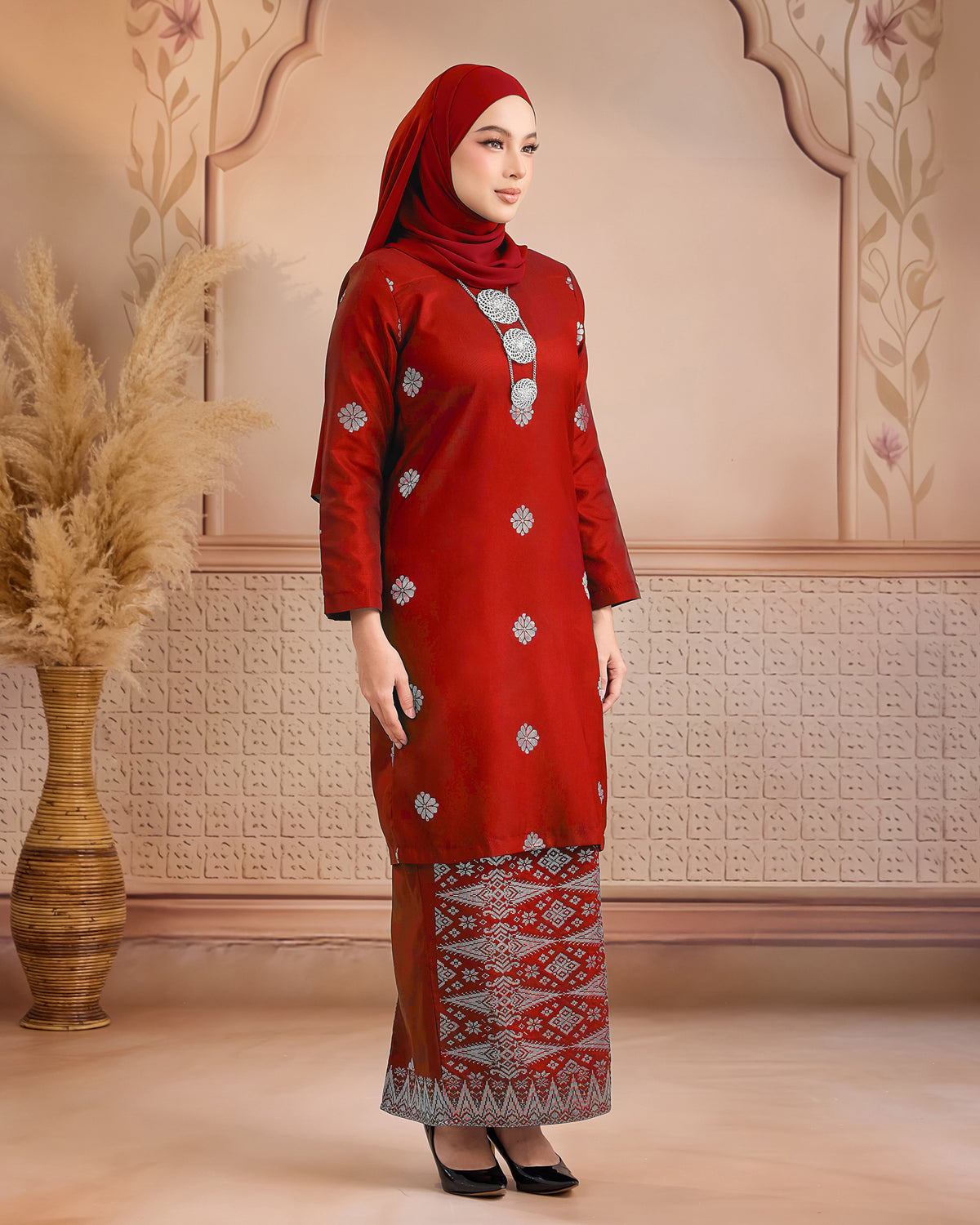 Layal Raed AS-IS | KURUNG LAYLA (MODEN) - RED CHILLI SILVER – SONGKET DUNIA