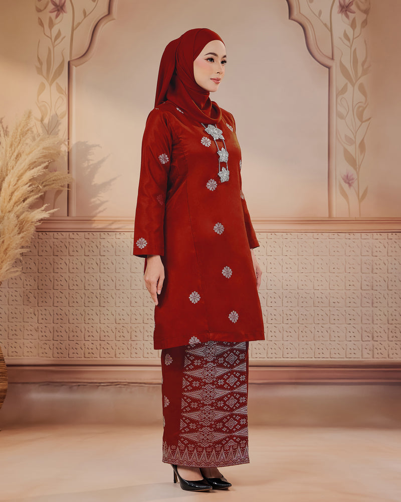 KURUNG SURAYA (PESAK GANTUNG) | CHILLI RED - SILVER