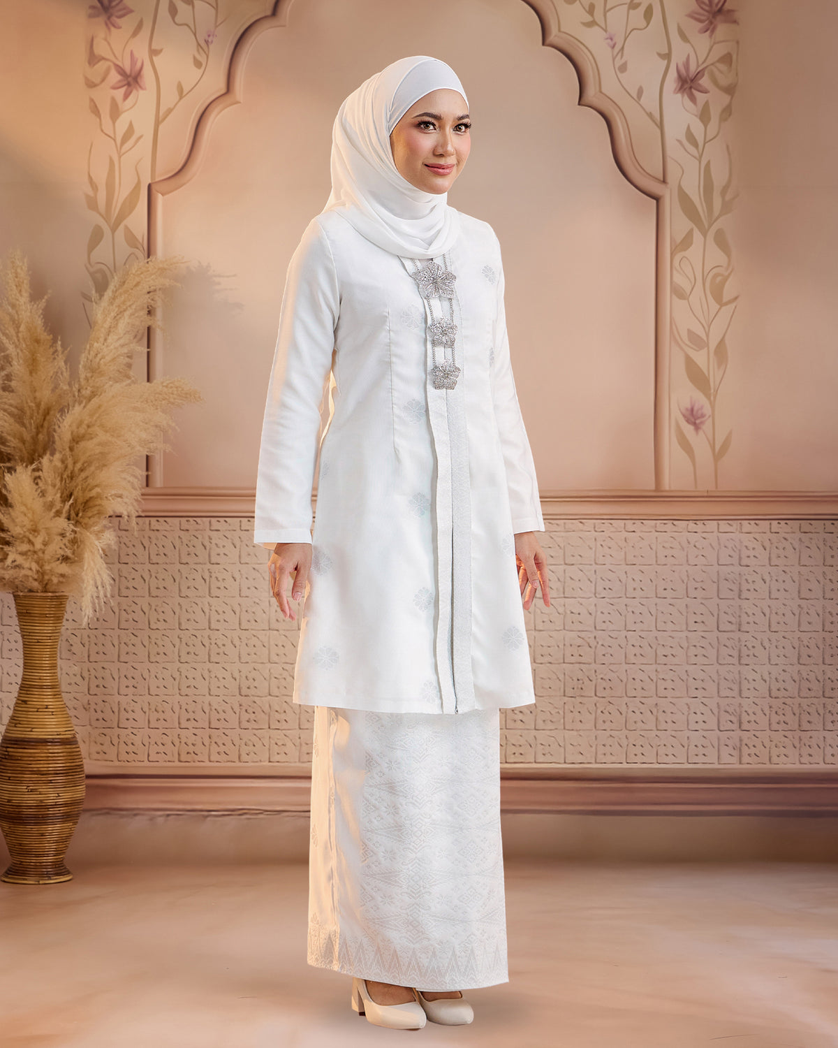 KURUNG ANGGUN (KEBAYA) | WHITE - SILVER
