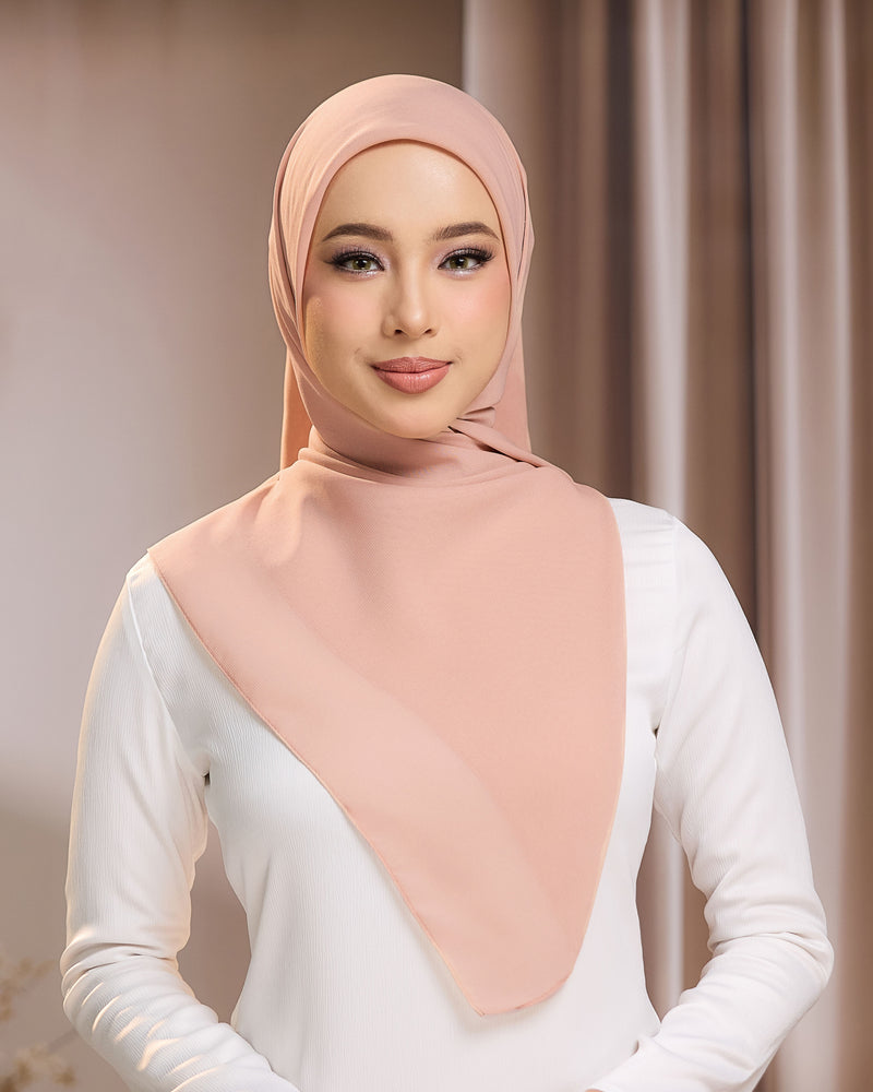 AYU BAWAL - PEACH | LIGHTWEIGHT SQUARE BAWAL