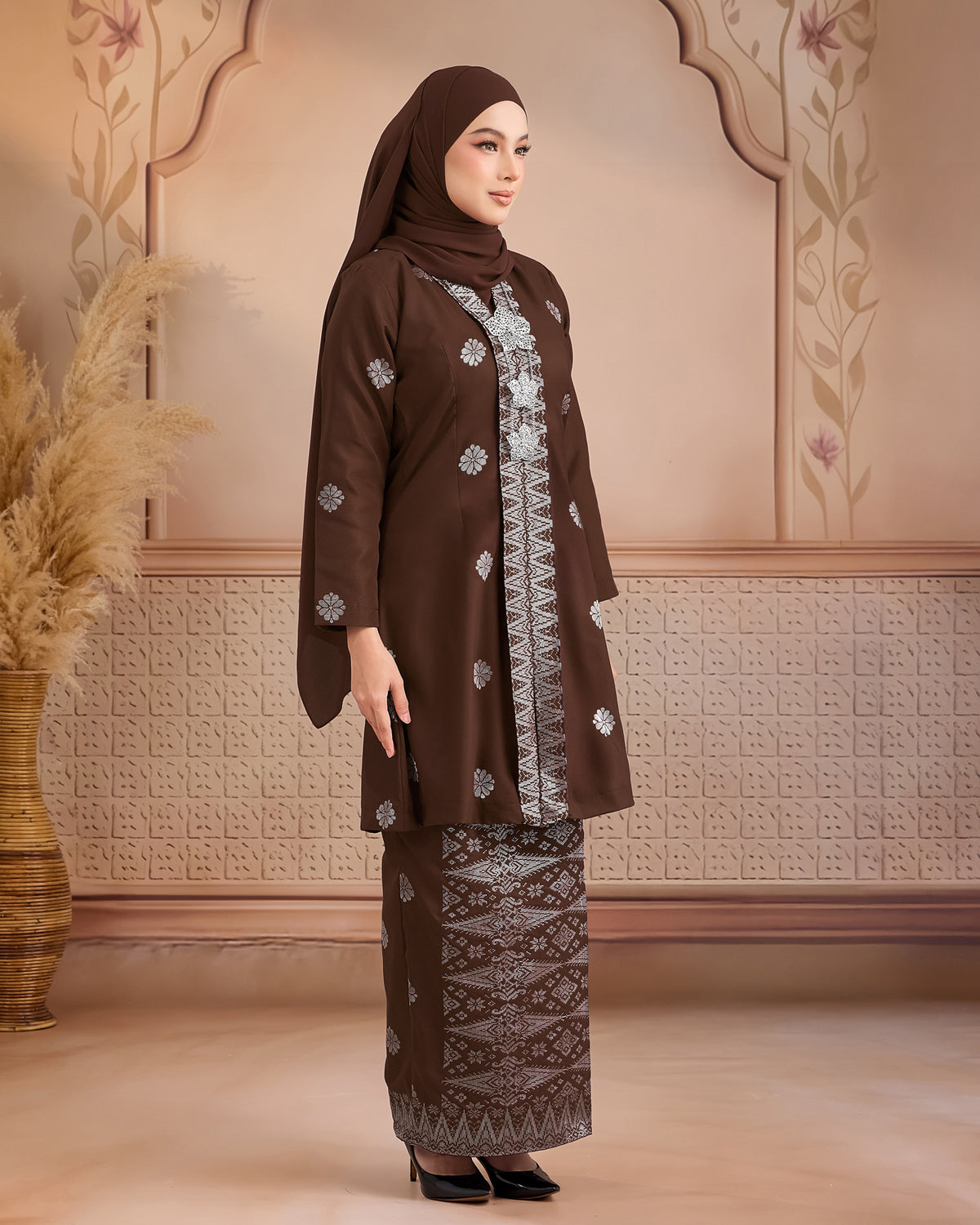 KURUNG ANGGUN (KEBAYA) | BROWN - SILVER