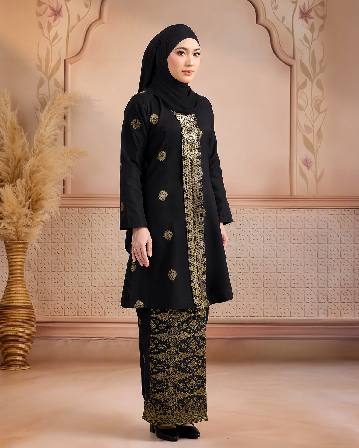 KURUNG ANGGUN (KEBAYA) | BLACK - GOLD