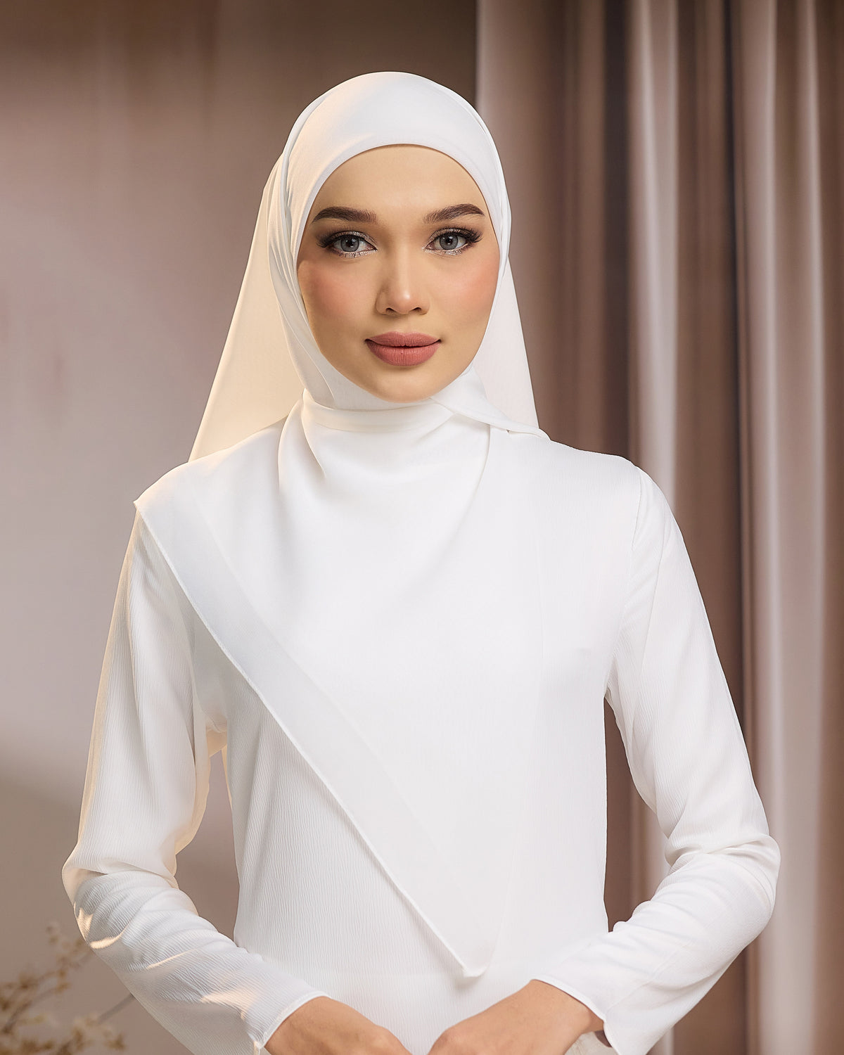 AYU BAWAL - OFF WHITE | LIGHTWEIGHT SQUARE BAWAL