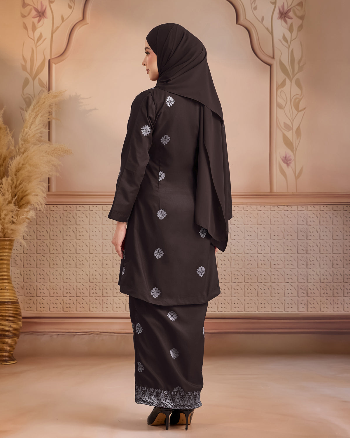 KURUNG ANGGUN (KEBAYA) | RICH BROWN - SILVER