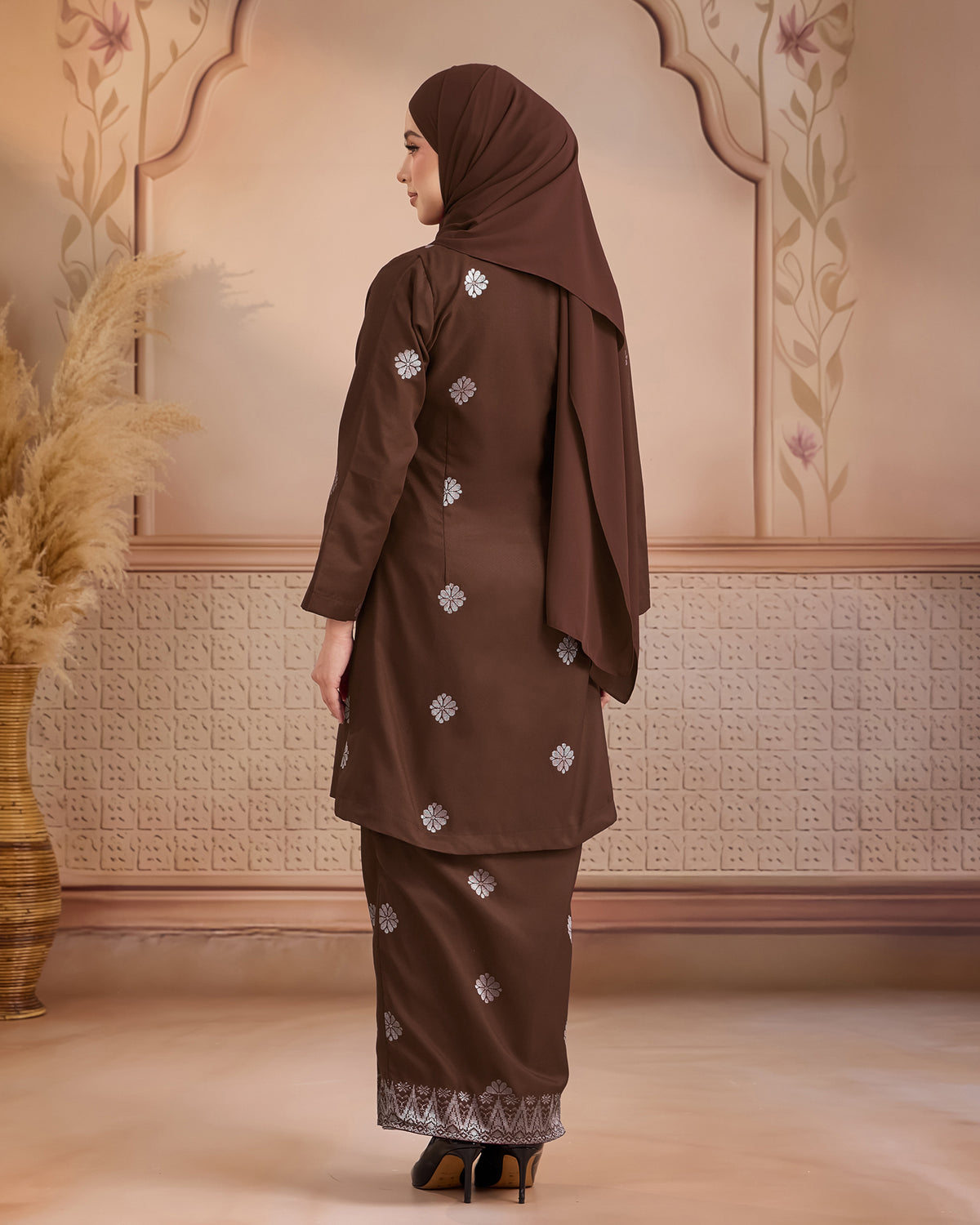 KURUNG ANGGUN (KEBAYA) | BROWN - SILVER
