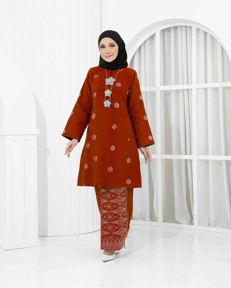 RED-CHILLI | Kurung Suraya - Pesak Gantung