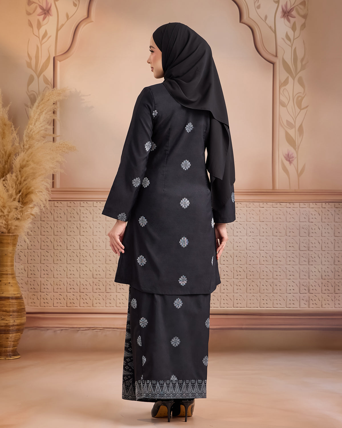 KURUNG ANGGUN (KEBAYA) | BLACK - SILVER