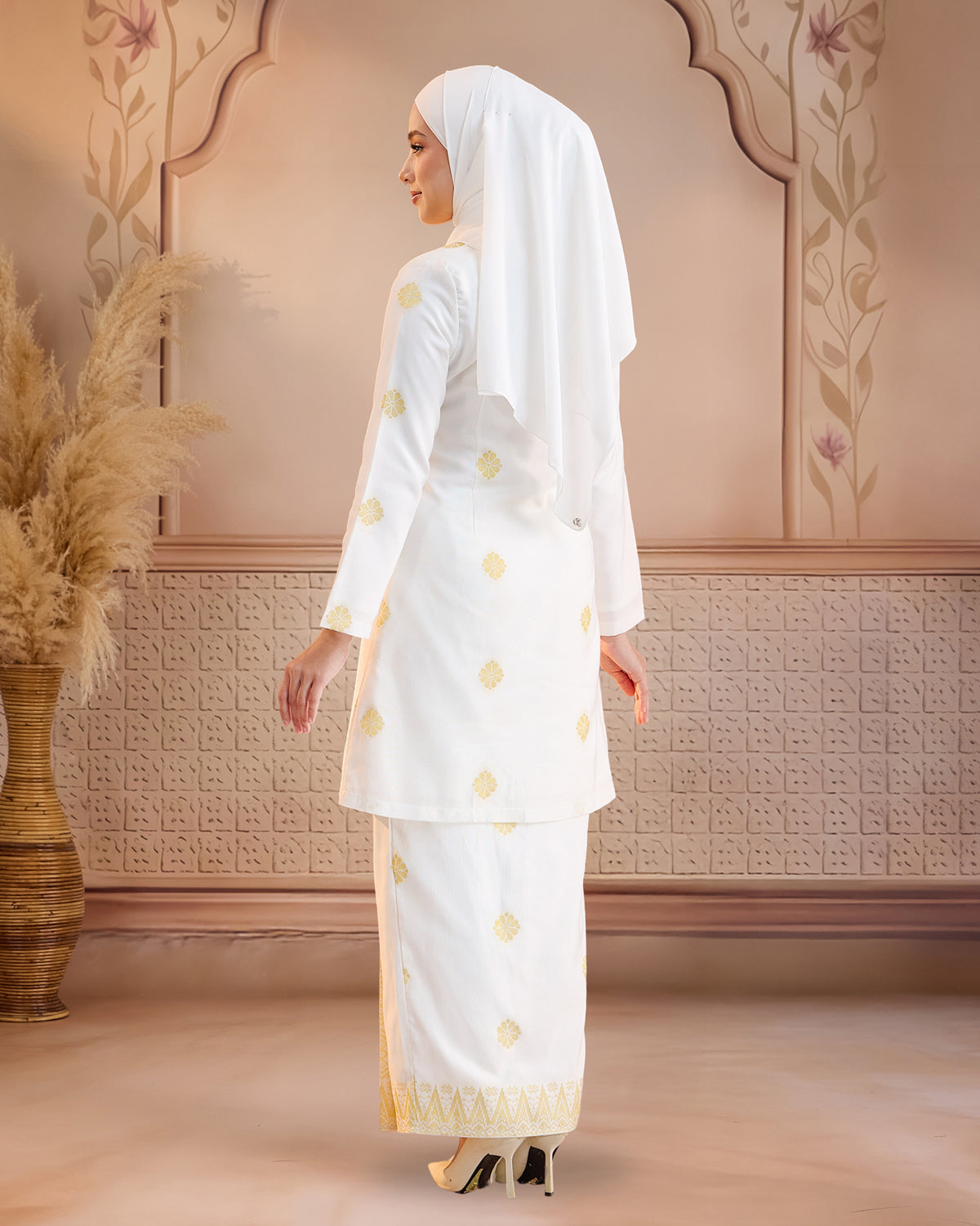 KURUNG ANGGUN (KEBAYA) | WHITE - GOLD