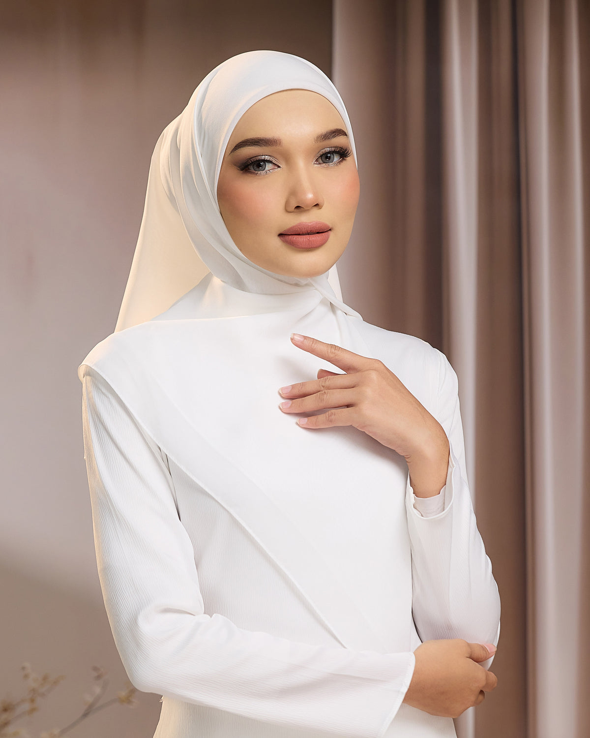 AYU BAWAL - OFF WHITE | LIGHTWEIGHT SQUARE BAWAL