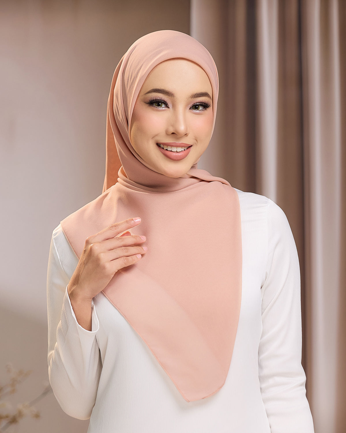 AYU BAWAL - PEACH | LIGHTWEIGHT SQUARE BAWAL