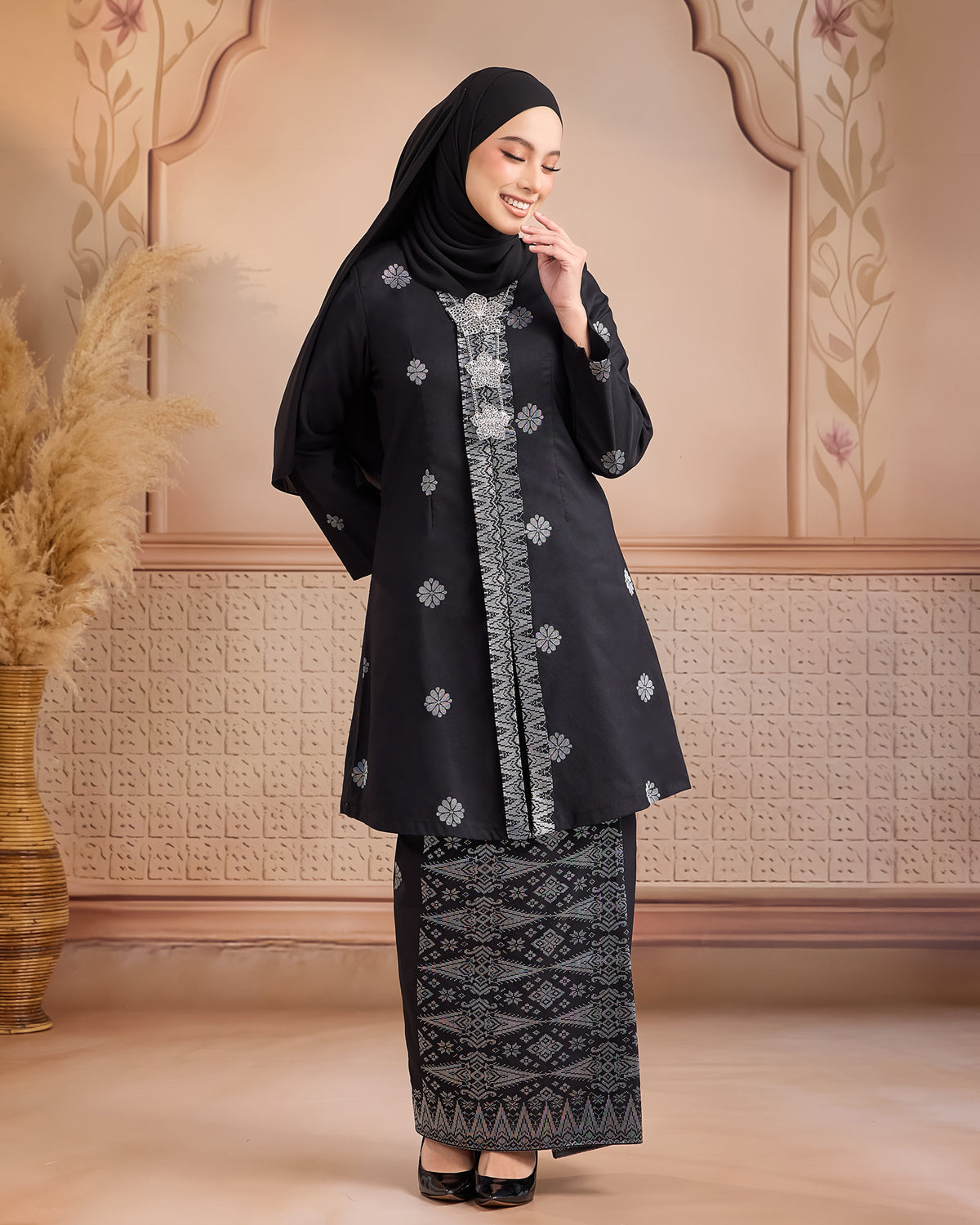 KURUNG ANGGUN (KEBAYA) | BLACK - SILVER