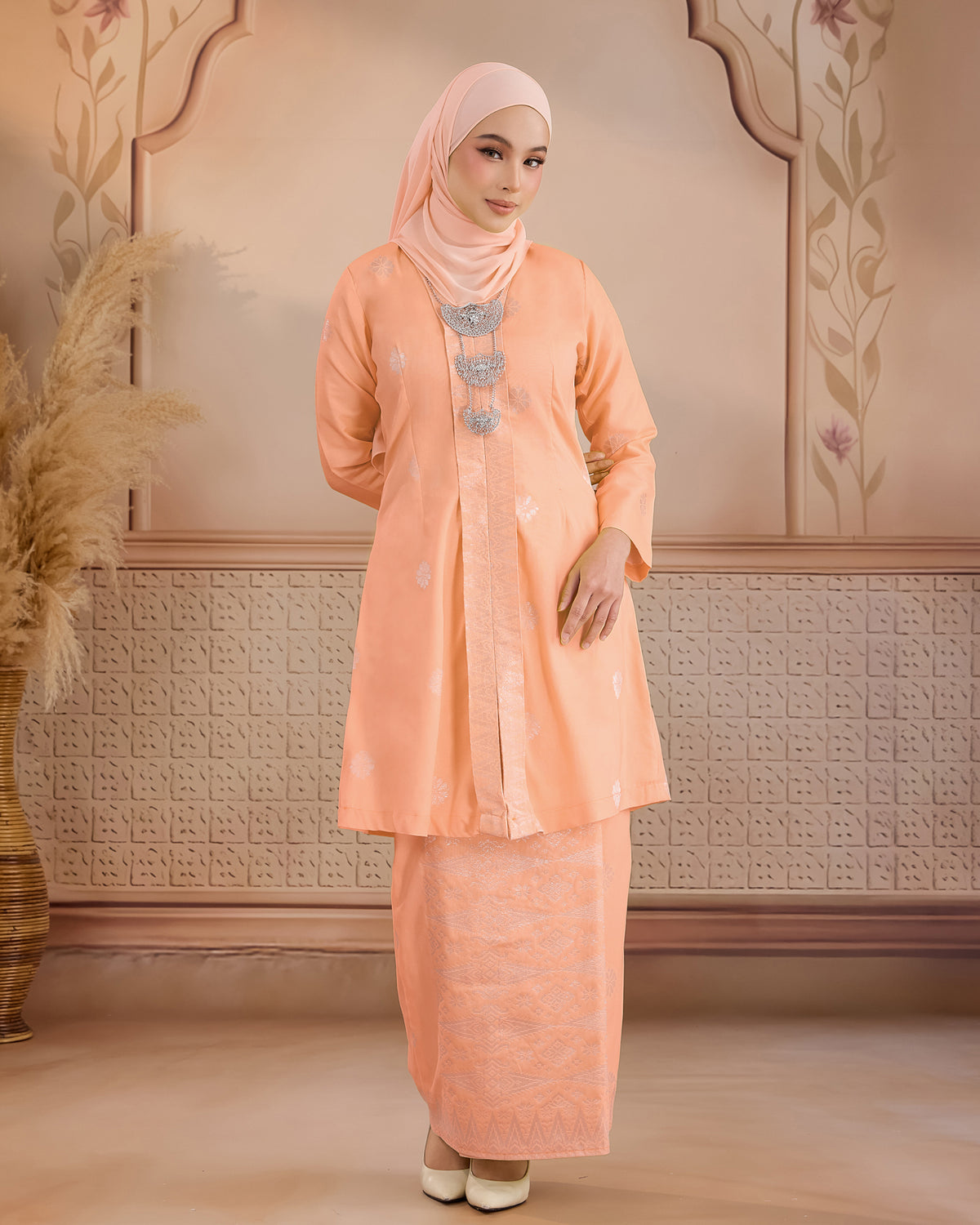 KURUNG ANGGUN (KEBAYA) | PEACH - SILVER