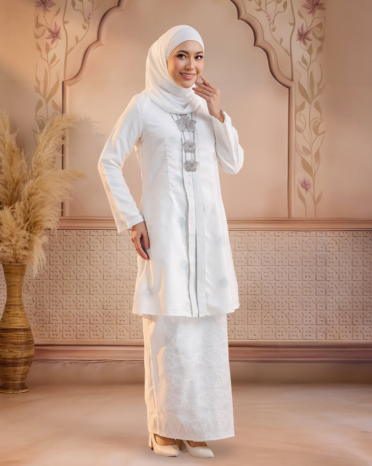 KURUNG ANGGUN (KEBAYA) | WHITE - SILVER