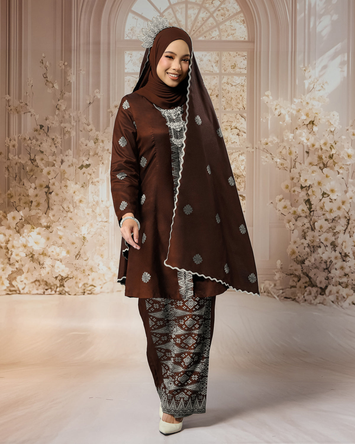 SEJIWHA SET D - BAJU MELAYU CEKAK MUSANG & KURUNG KEBAYA | BROWN SILVER/GOLD