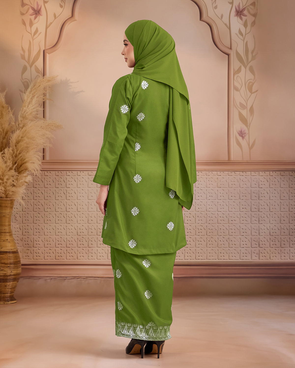 KURUNG ANGGUN (KEBAYA) | OLIVE GREEN - SILVER