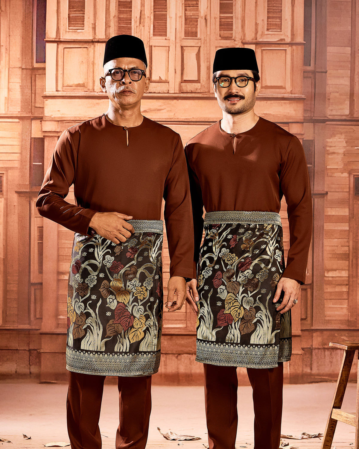 SAMPIN SIREH MAHKOTA (ADULT) - BLACK GOLD/MIX (SM01)