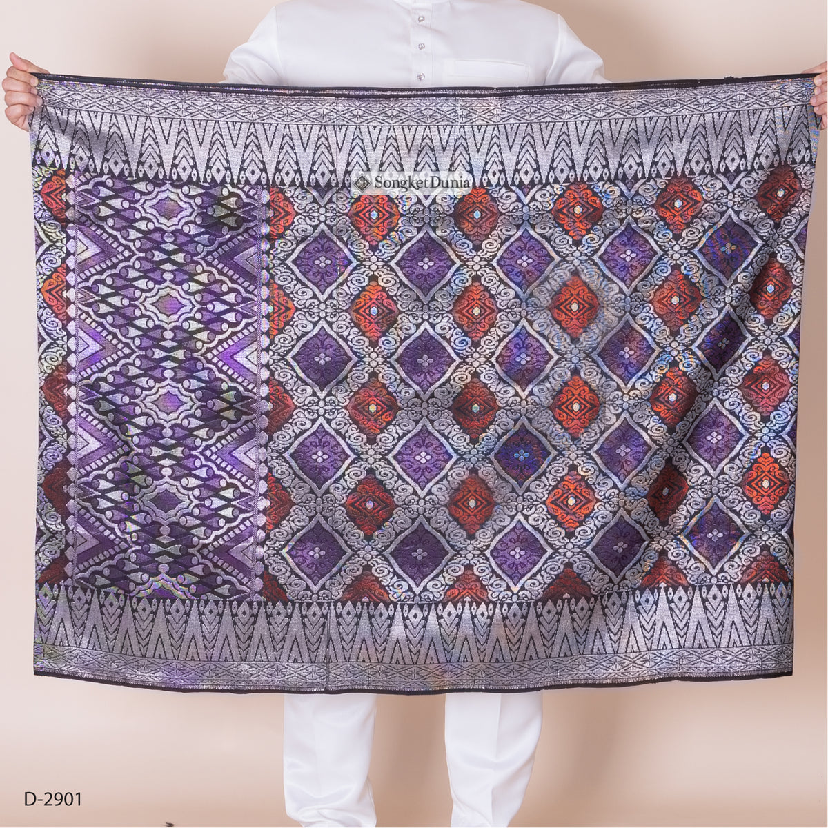 BLACK SILVER - Magenta/Red (D-2901) | Majestic