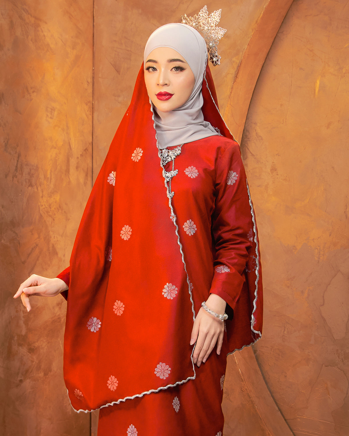 AS-IS | SELENDANG SONGKET - CHILLI RED (SURI)