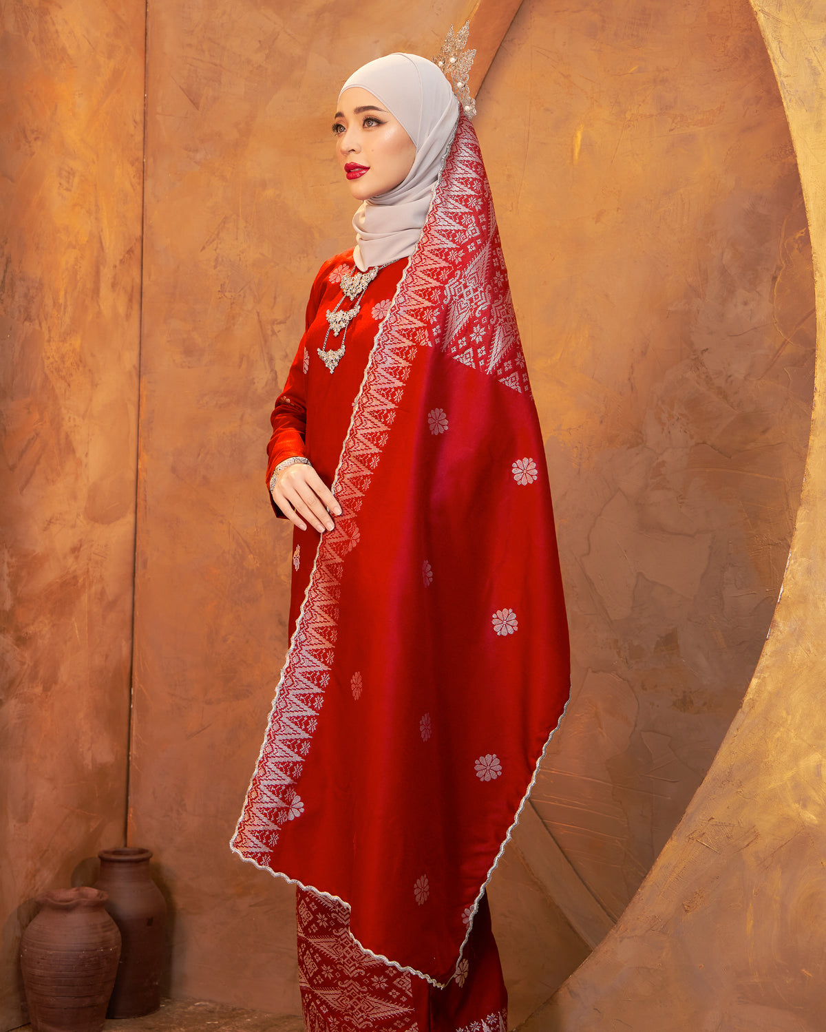 Selendang Songket | Chilli Red (Thalia)
