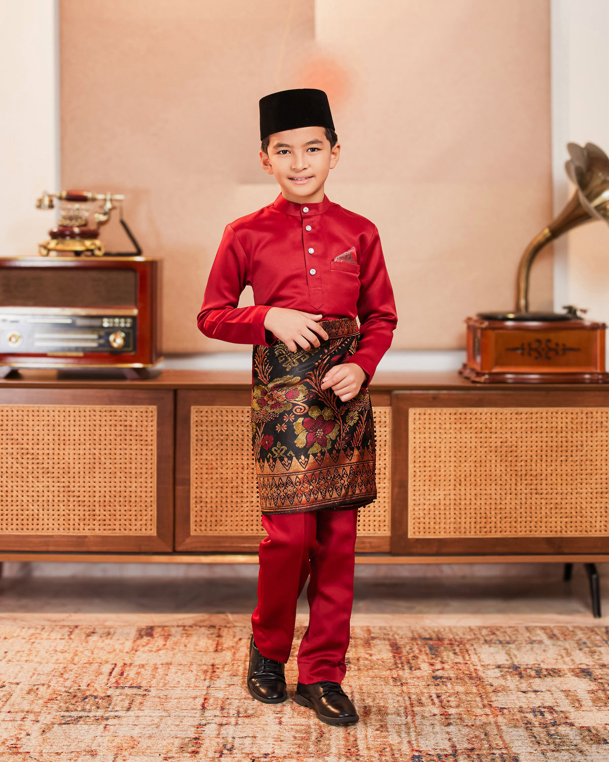 INSTANT MAJESTIC KIDS | Black Gold/Red (SV75)