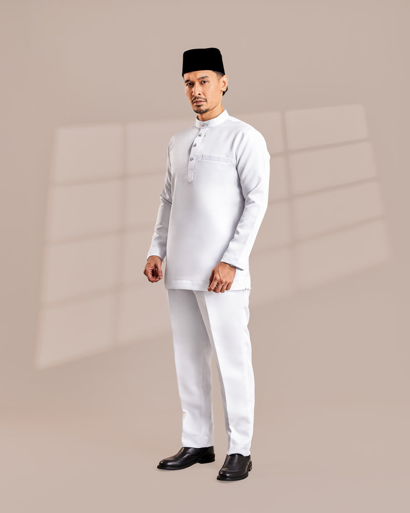 PURE WHITE