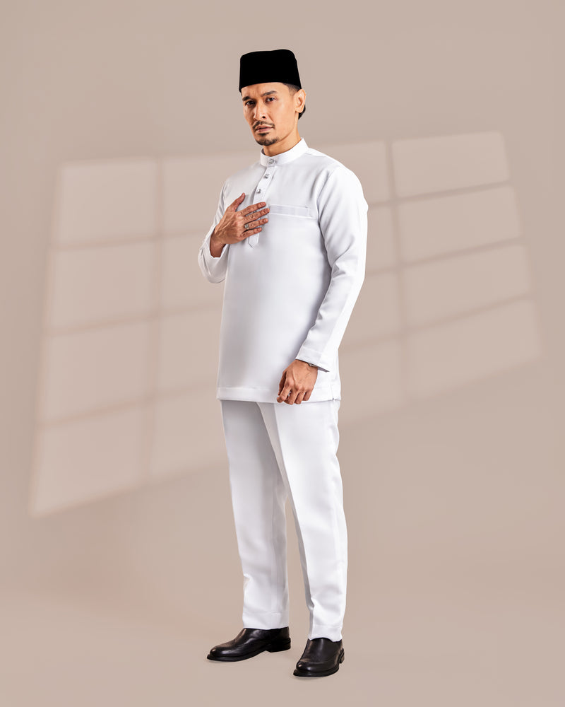 PURE WHITE