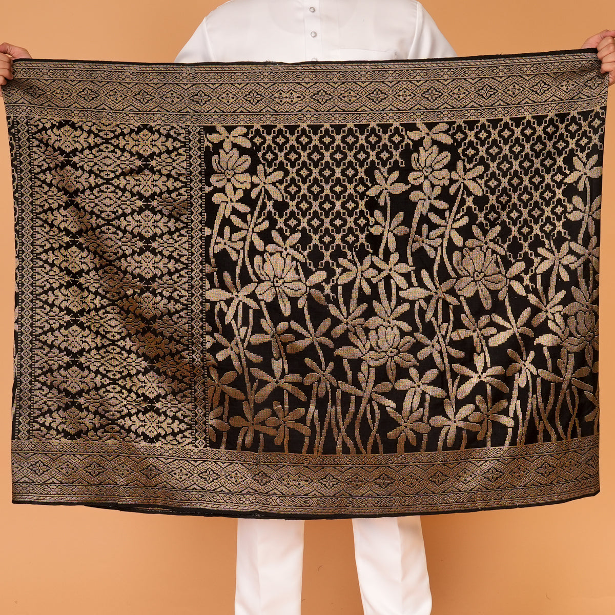 BLACK - GOLD | Royal Handmade (2.5M)