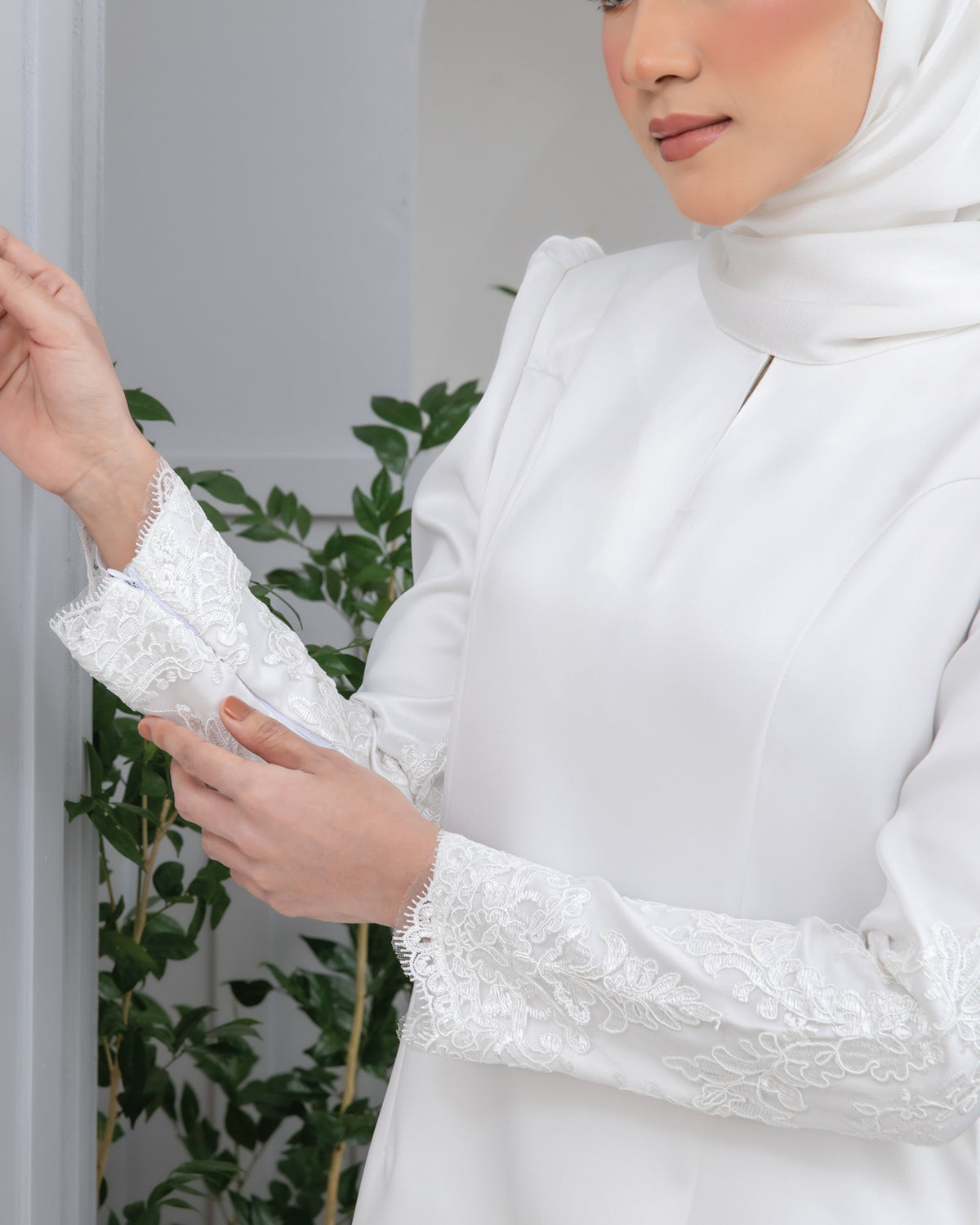 DAHLIA KURUNG ( OFF WHITE)