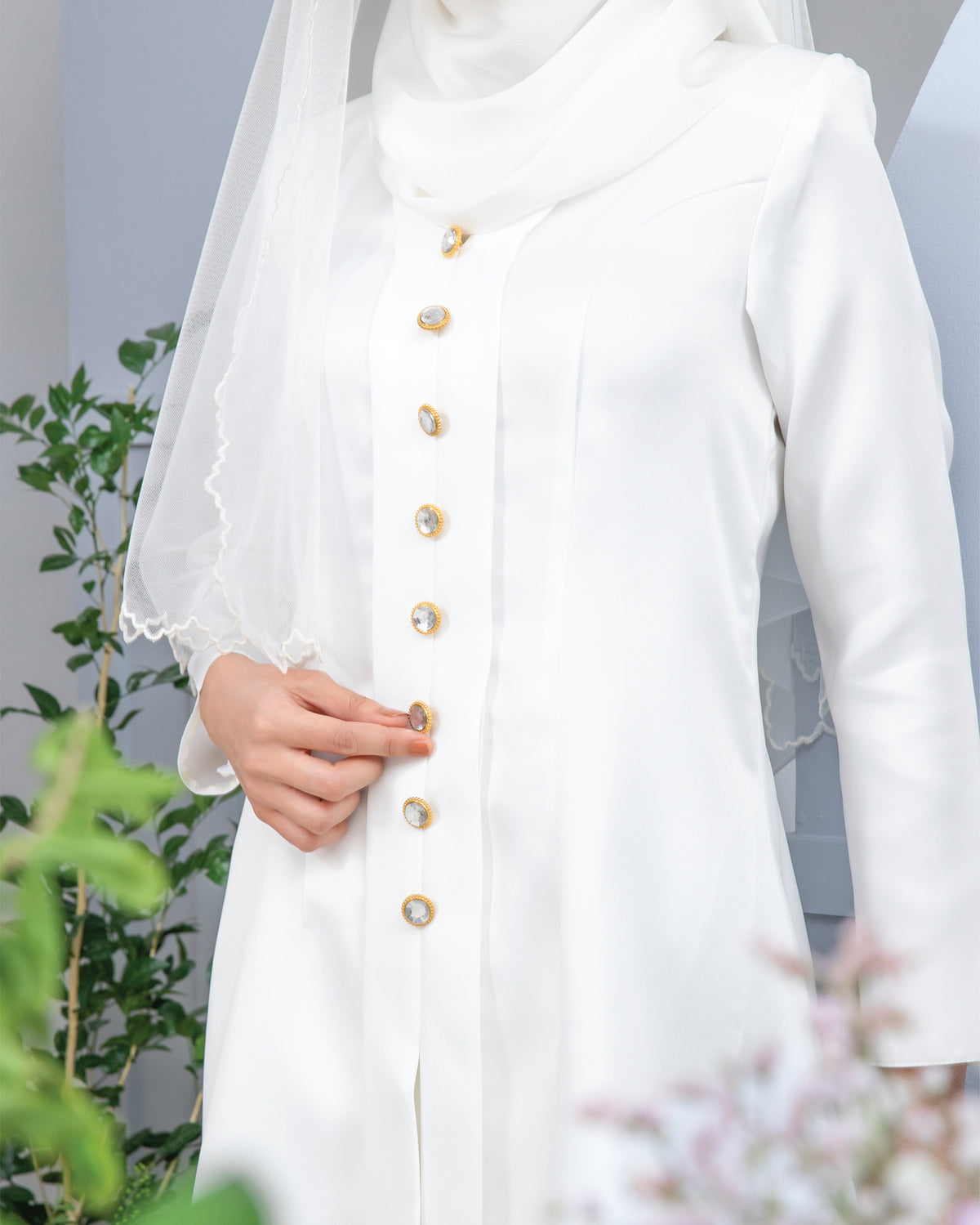 KUNTUM KURUNG ( OFF WHITE)