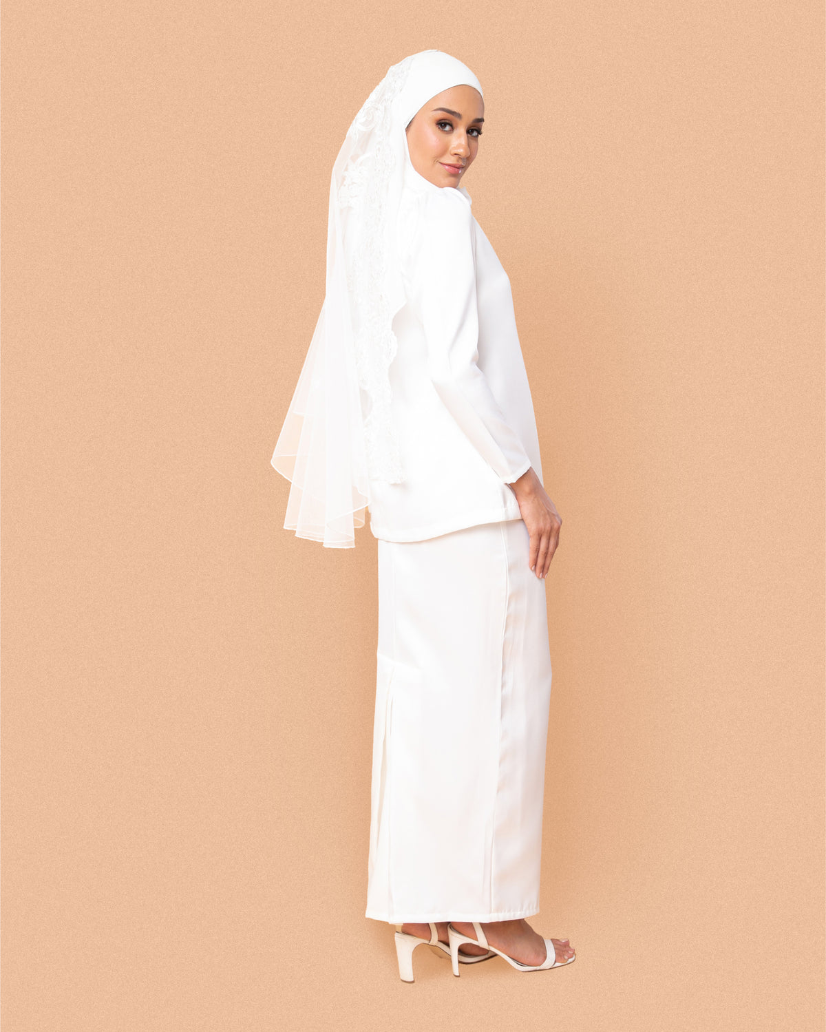 CLEARANCE | AINA KURUNG NIKAH ( OFF WHITE)