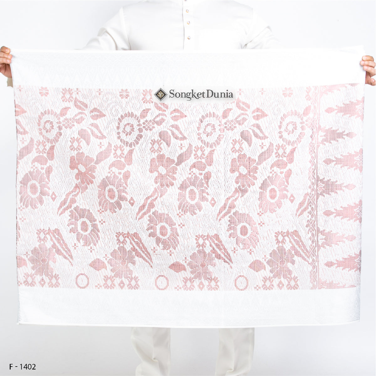 WHITE SILVER - Red (F1403) | Majestic